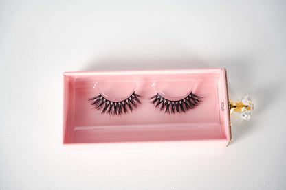 'Angelic' strip lashes