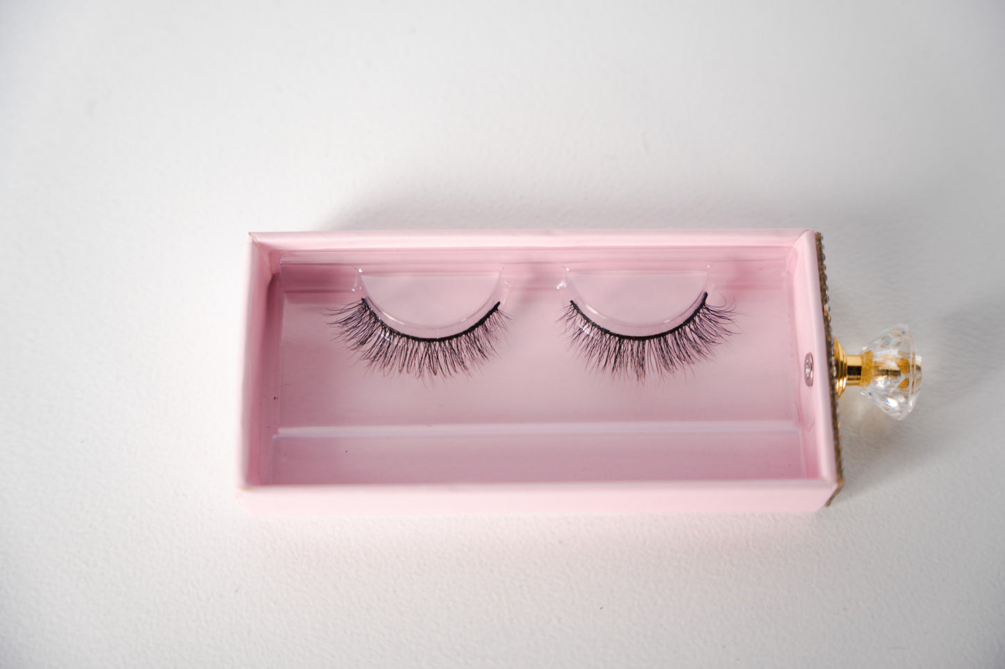 'Classy' strip lashes