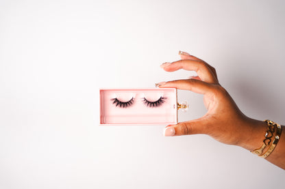 ‘Bratz’ strip lashes