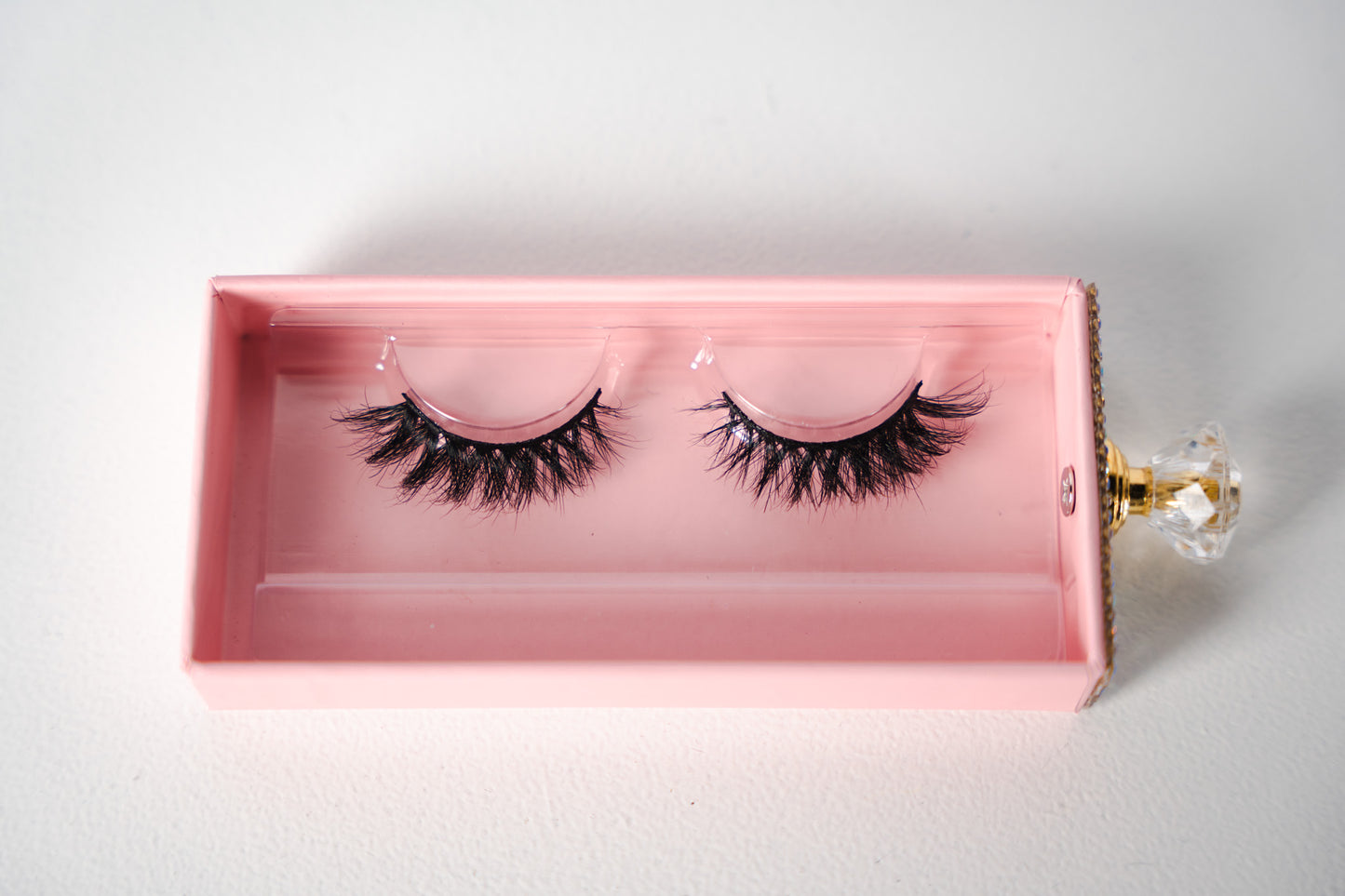 ‘Bratz’ strip lashes